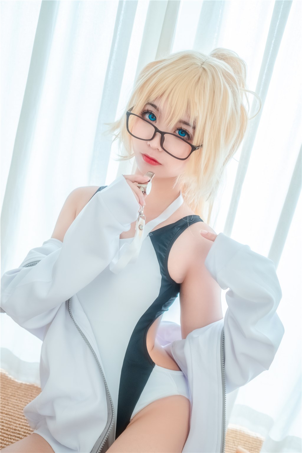 黑料网今日热点:某高官夜店私会女子,惊天丑闻曝光!,黑料 lv